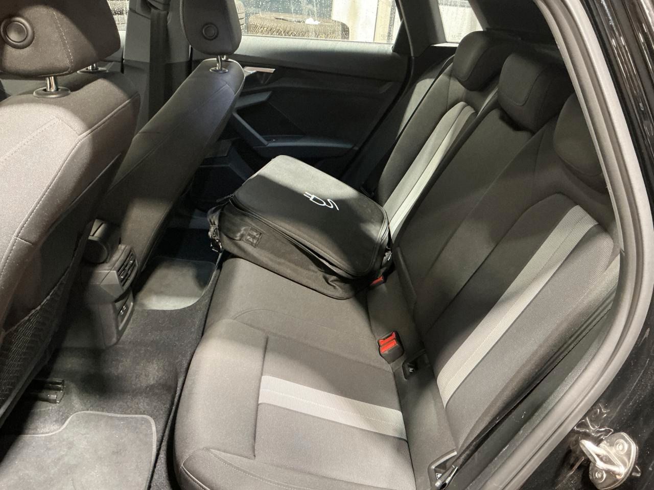 Fahrzeugabbildung Audi A3 Sportback 40 TFSI e S tronic Navi|VirtualCP