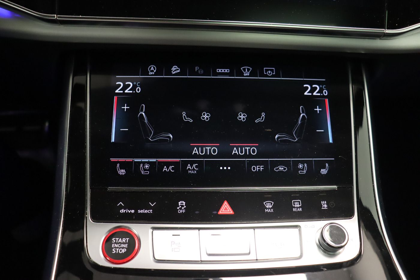 Fahrzeugabbildung Audi SQ7 quattro tiptronic |AHK|Luft|SD|HUD