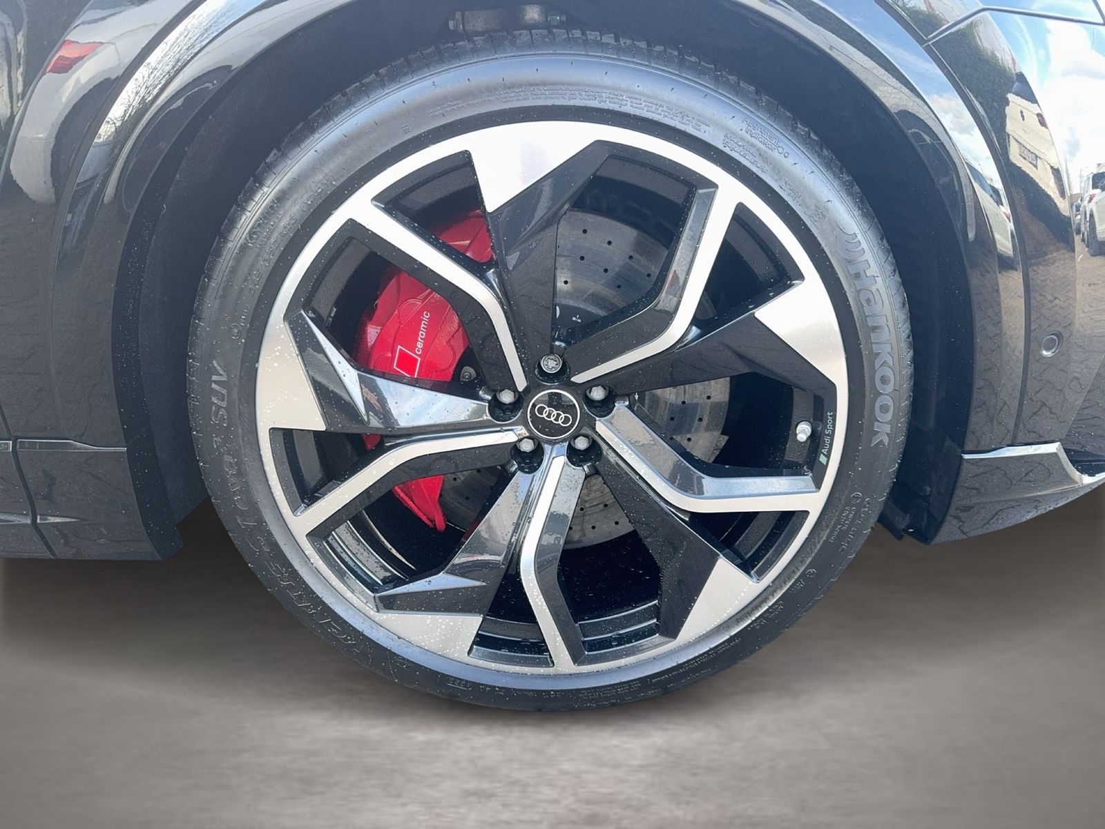 Fahrzeug autohaus mense Fahrzeugabbildung Audi RS Q8 Matrix|CarPlay|AHK|HUD|Keramik|Luft|Pano