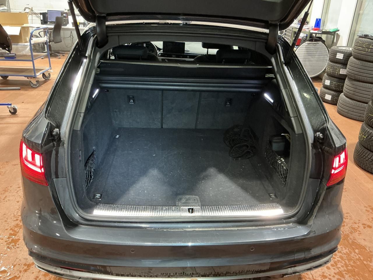 Fahrzeugabbildung Audi A4 Avant 40 TDI quattro S tronic advanced Matrix