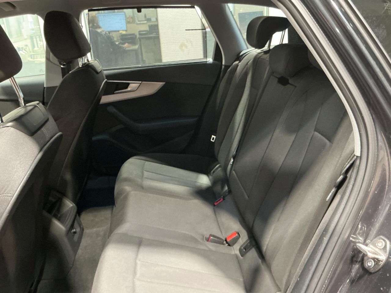 Fahrzeug autohaus mense Fahrzeugabbildung Audi A4 Avant 35 TDI S tronic Navi|Akustikglas|KlimaA