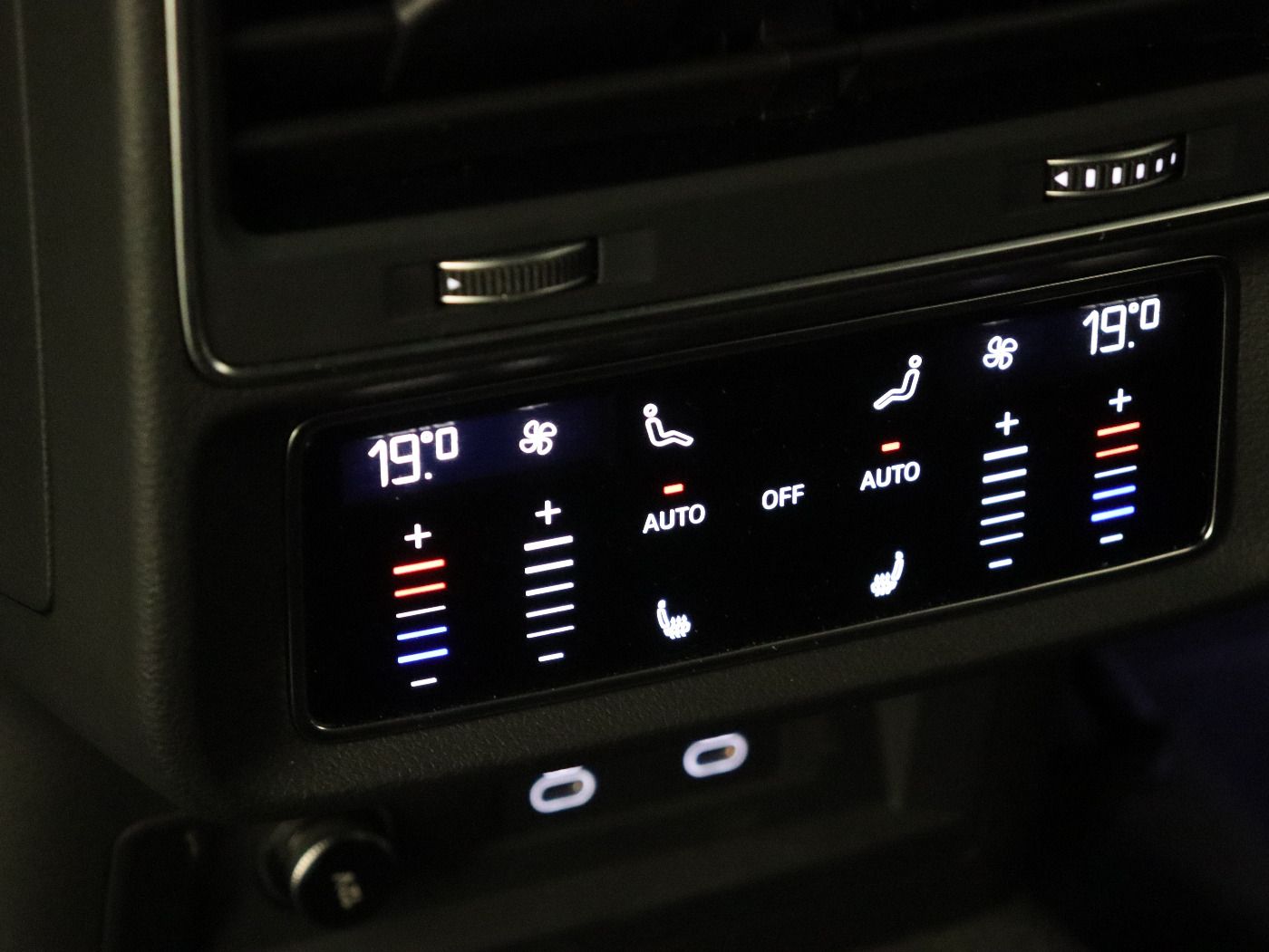 Fahrzeugabbildung Audi RS Q8 4.0 TFSI Quattro tiptronic Matrix|B&O|CarP