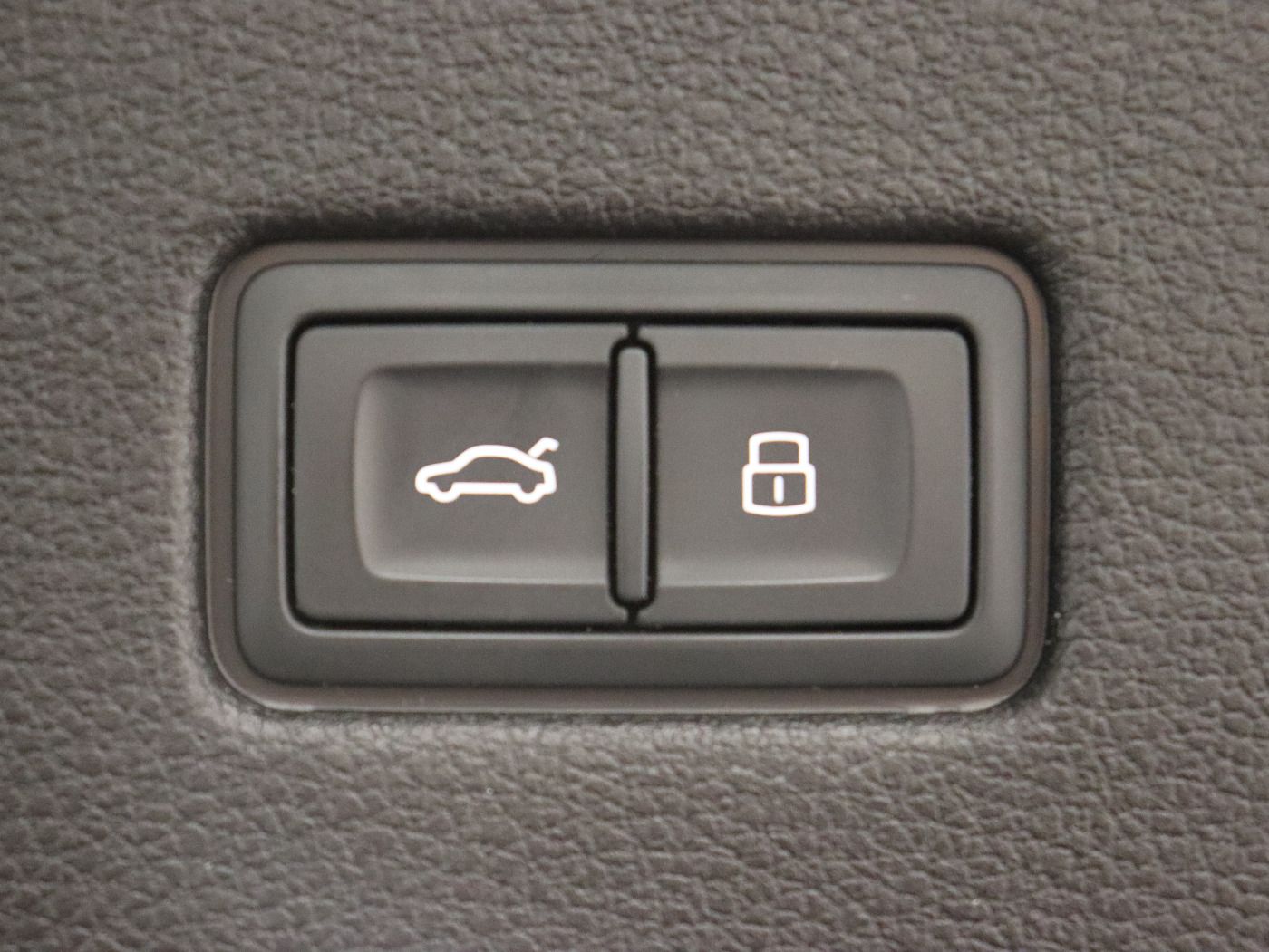 Fahrzeugabbildung Audi RS Q8 4.0 TFSI Quattro tiptronic Matrix|B&O|CarP