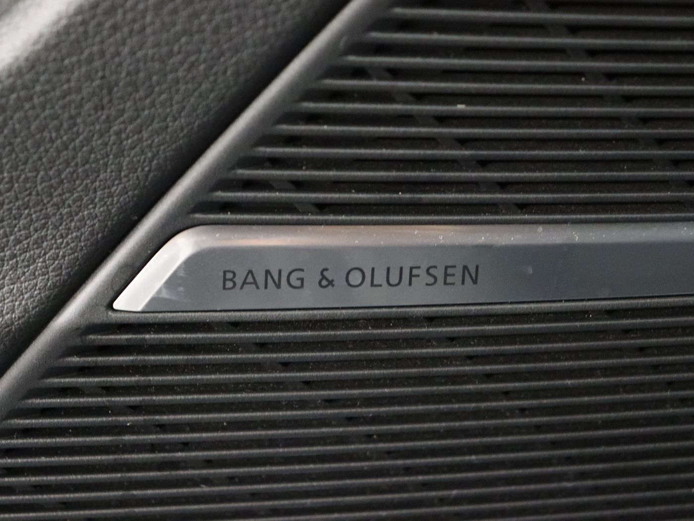 Fahrzeugabbildung Audi RS Q8 4.0 TFSI Quattro tiptronic Matrix|B&O|CarP