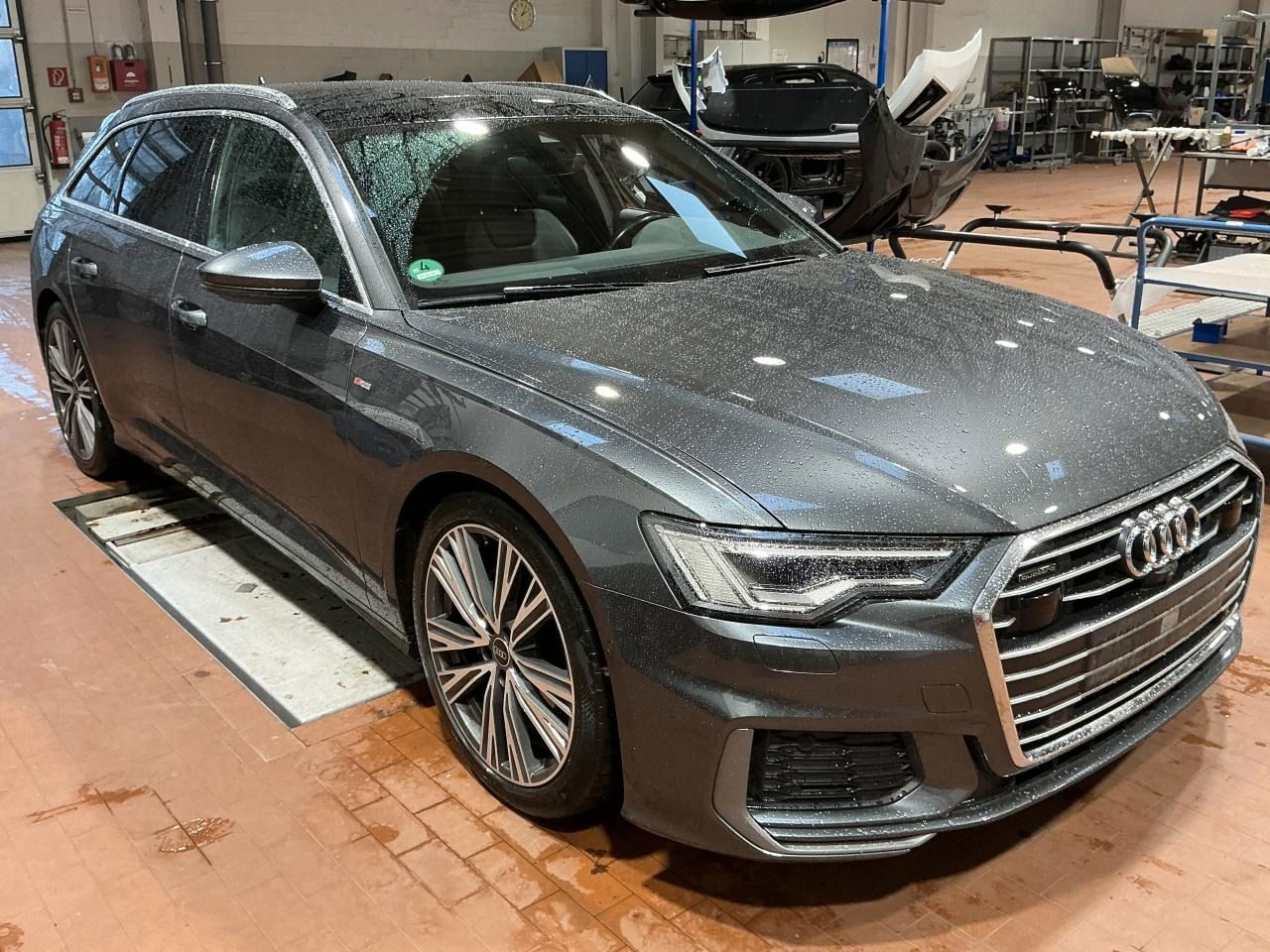 Fahrzeugabbildung Audi A6 Avant 40 TDI quattro S tronic sport Matrix|LM