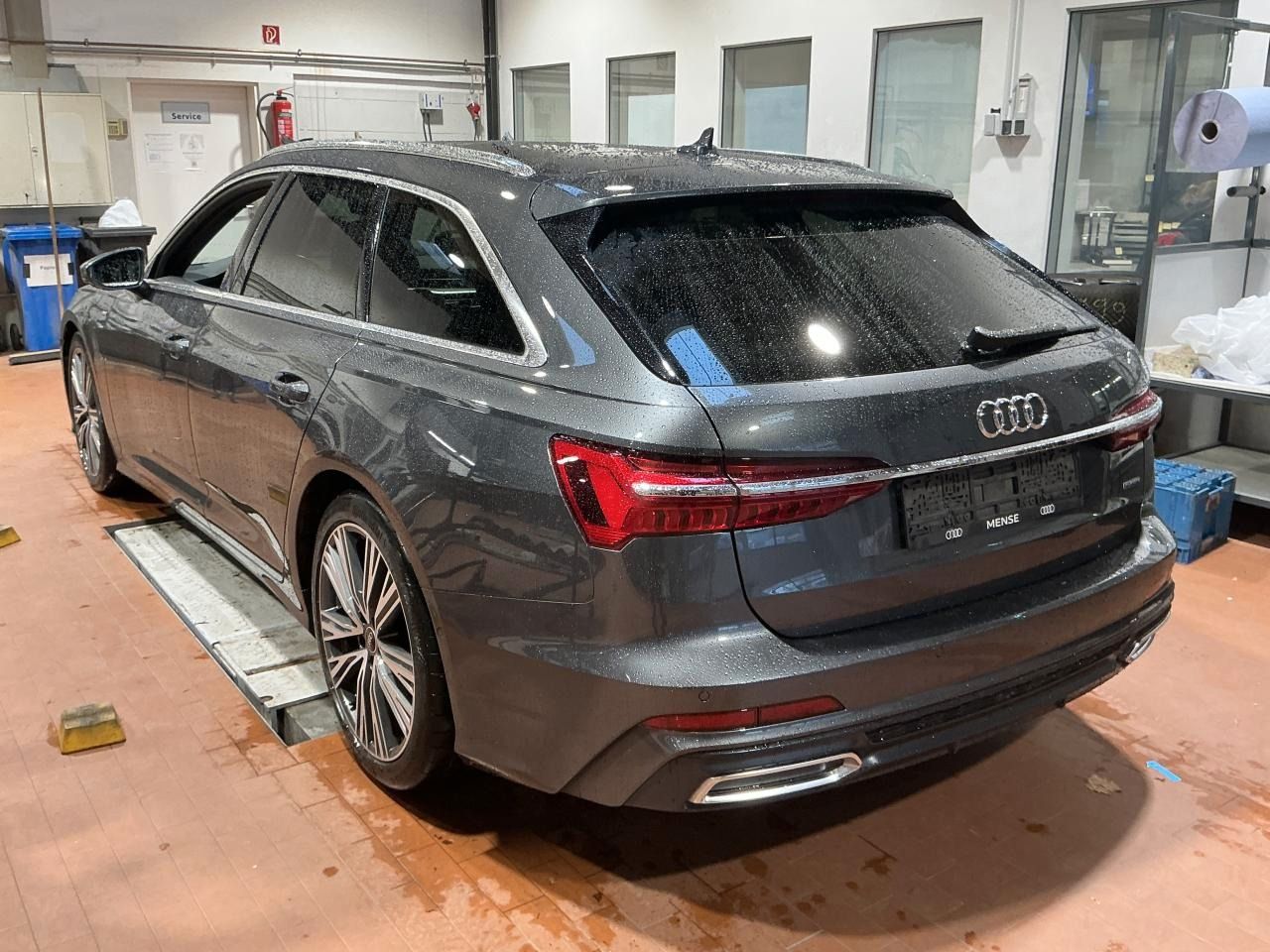 Fahrzeugabbildung Audi A6 Avant 40 TDI quattro S tronic sport Matrix|LM