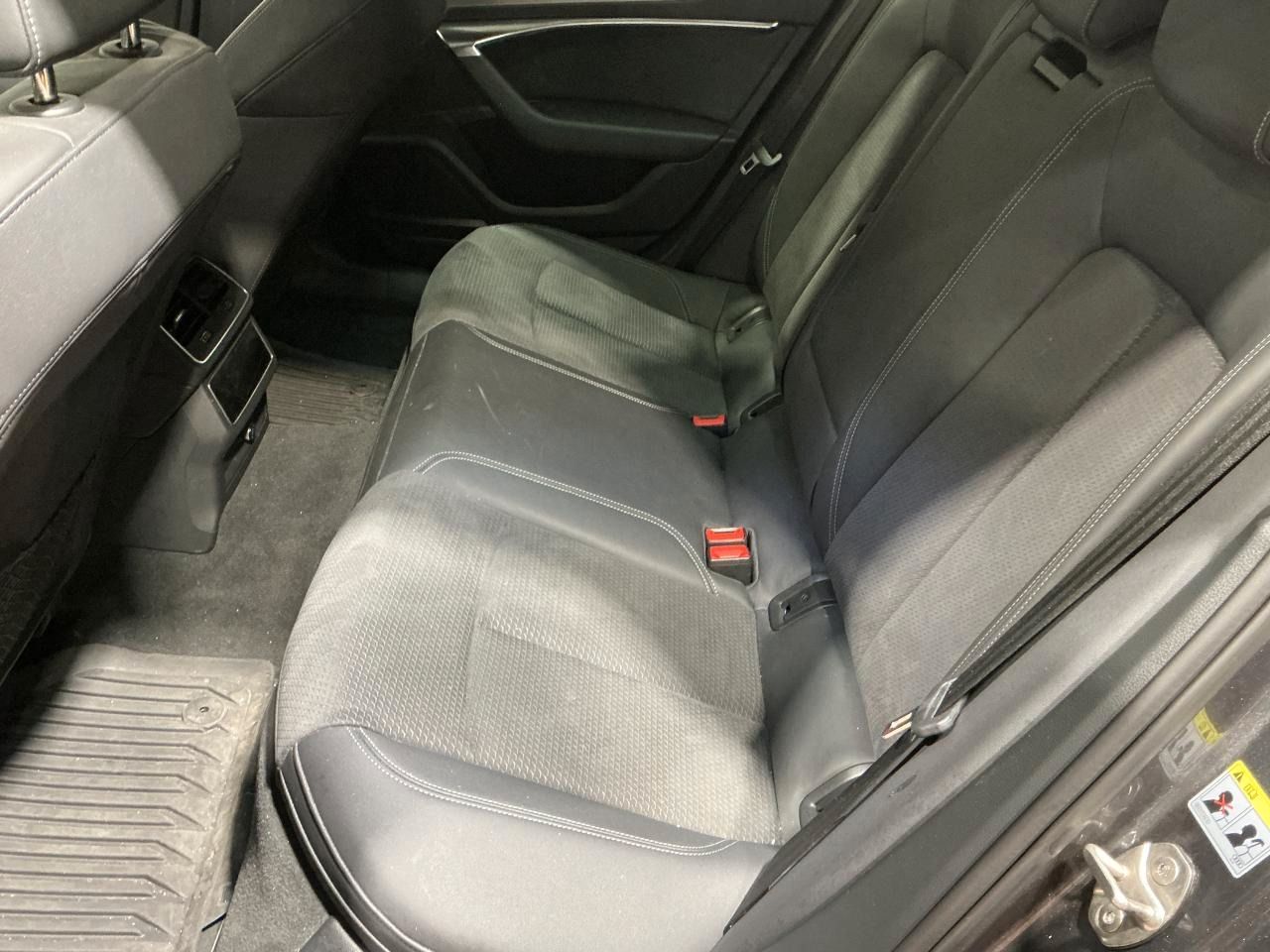 Fahrzeugabbildung Audi A6 Avant 40 TDI quattro S tronic sport Matrix|LM