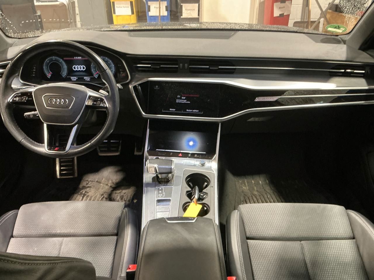 Fahrzeugabbildung Audi A6 Avant 40 TDI quattro S tronic sport Matrix|LM