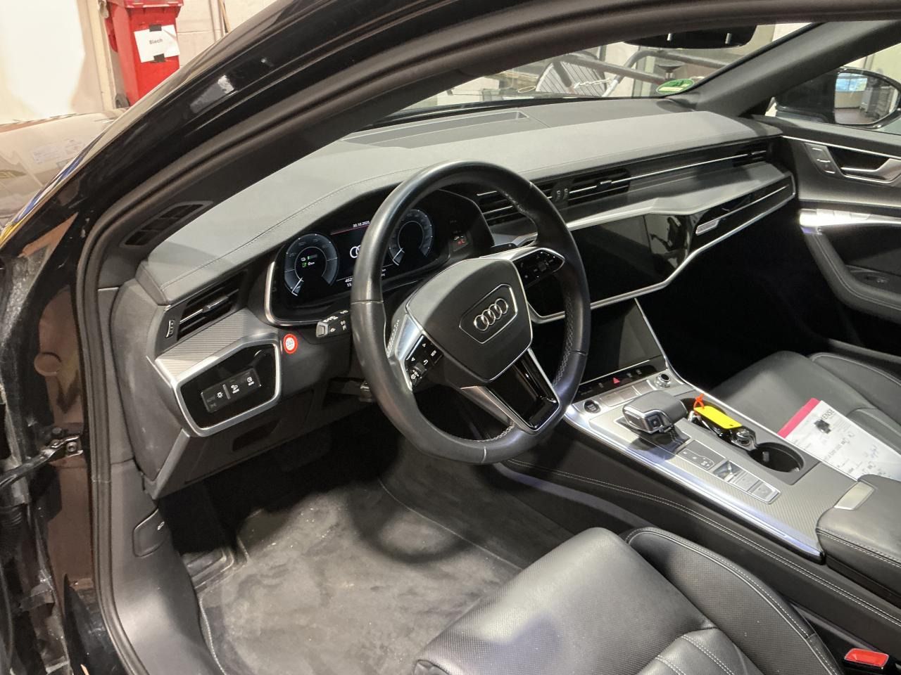 Fahrzeugabbildung Audi A6 Avant 50 TFSI e Design Selection Matrix|AHK
