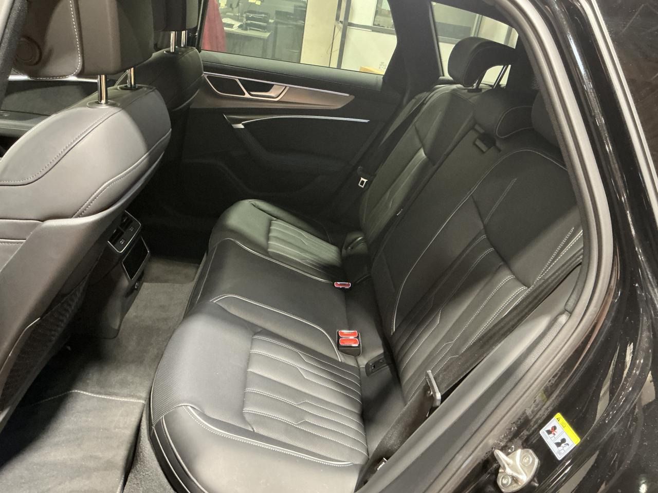 Fahrzeugabbildung Audi A6 Avant 50 TFSI e Design Selection Matrix|AHK