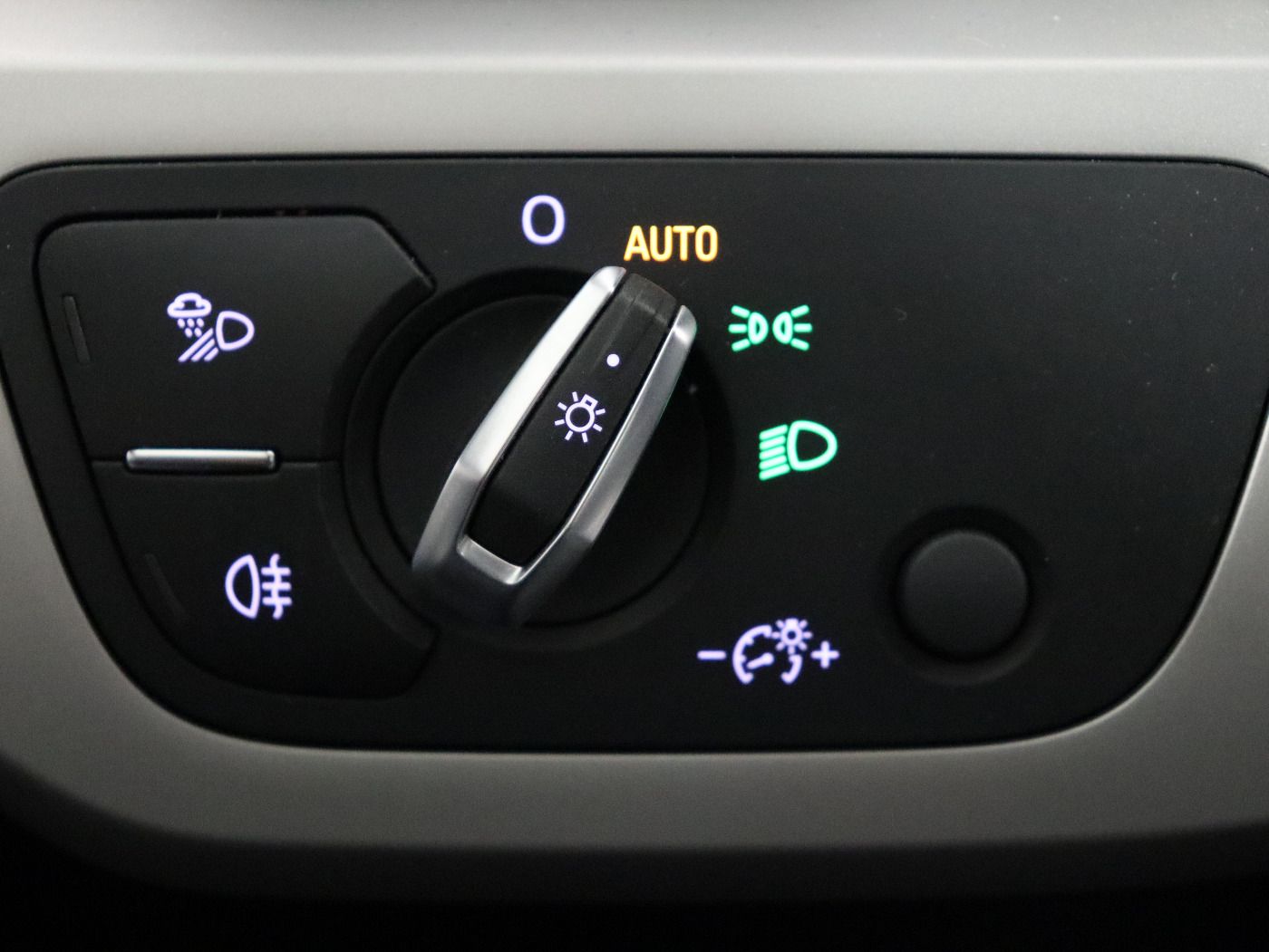 Fahrzeugabbildung Audi A4 Avant 40 TDI quattro S tronic Advanced |FLA