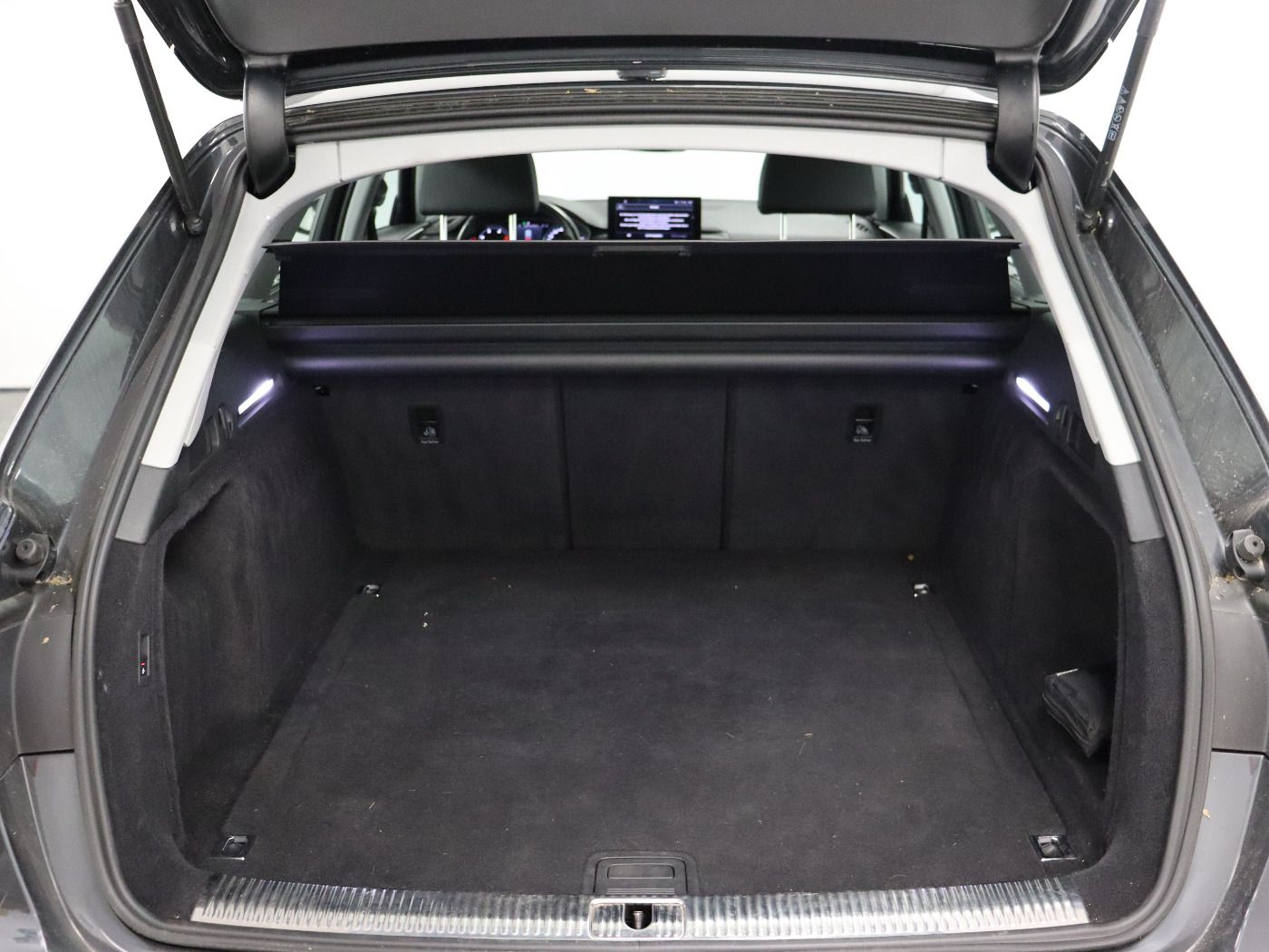 Fahrzeugabbildung Audi A4 Avant 40 TDI quattro S tronic Advanced |FLA