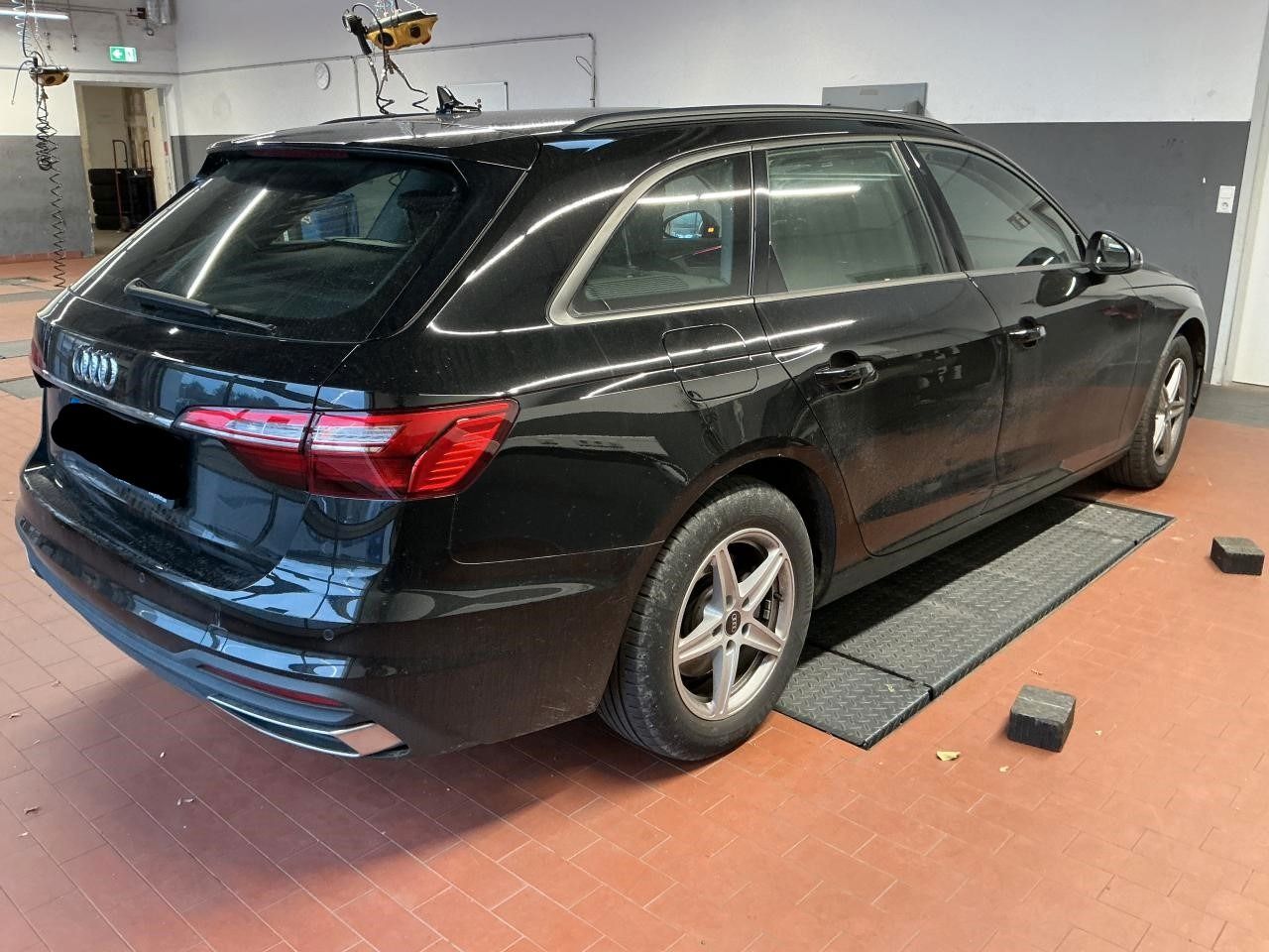 Fahrzeugabbildung Audi A4 Avant 35 TDI S tronic Pano|ACC|Navi|DynLicht