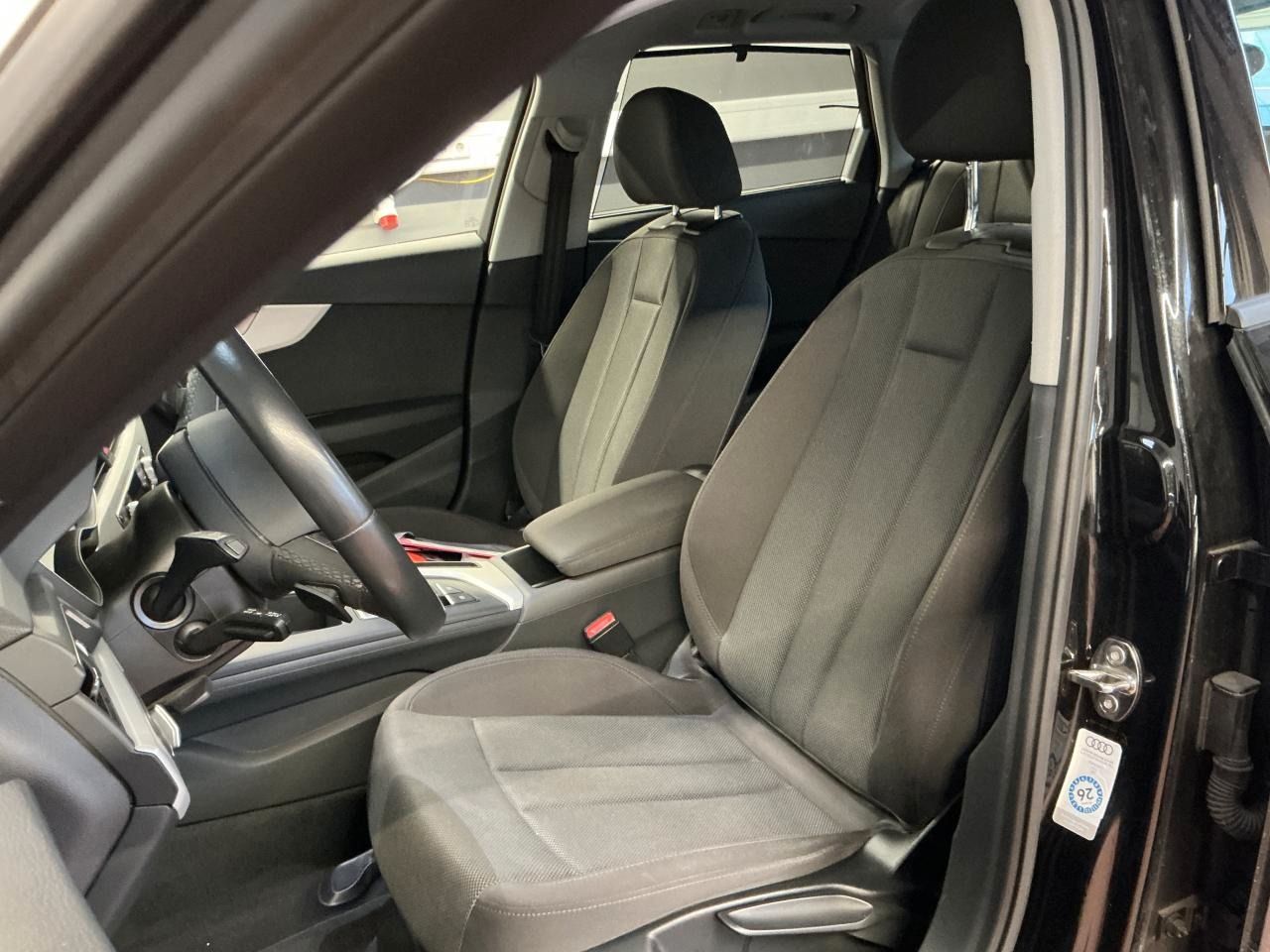 Fahrzeugabbildung Audi A4 Avant 35 TDI S tronic Pano|ACC|Navi|DynLicht