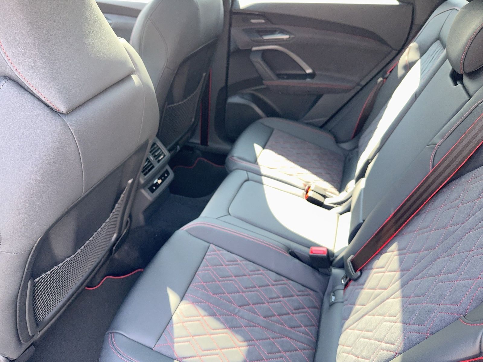 Fahrzeug autohaus mense Fahrzeugabbildung Audi Q5 Sportback e-hybrid 270kW edition one|AHK|