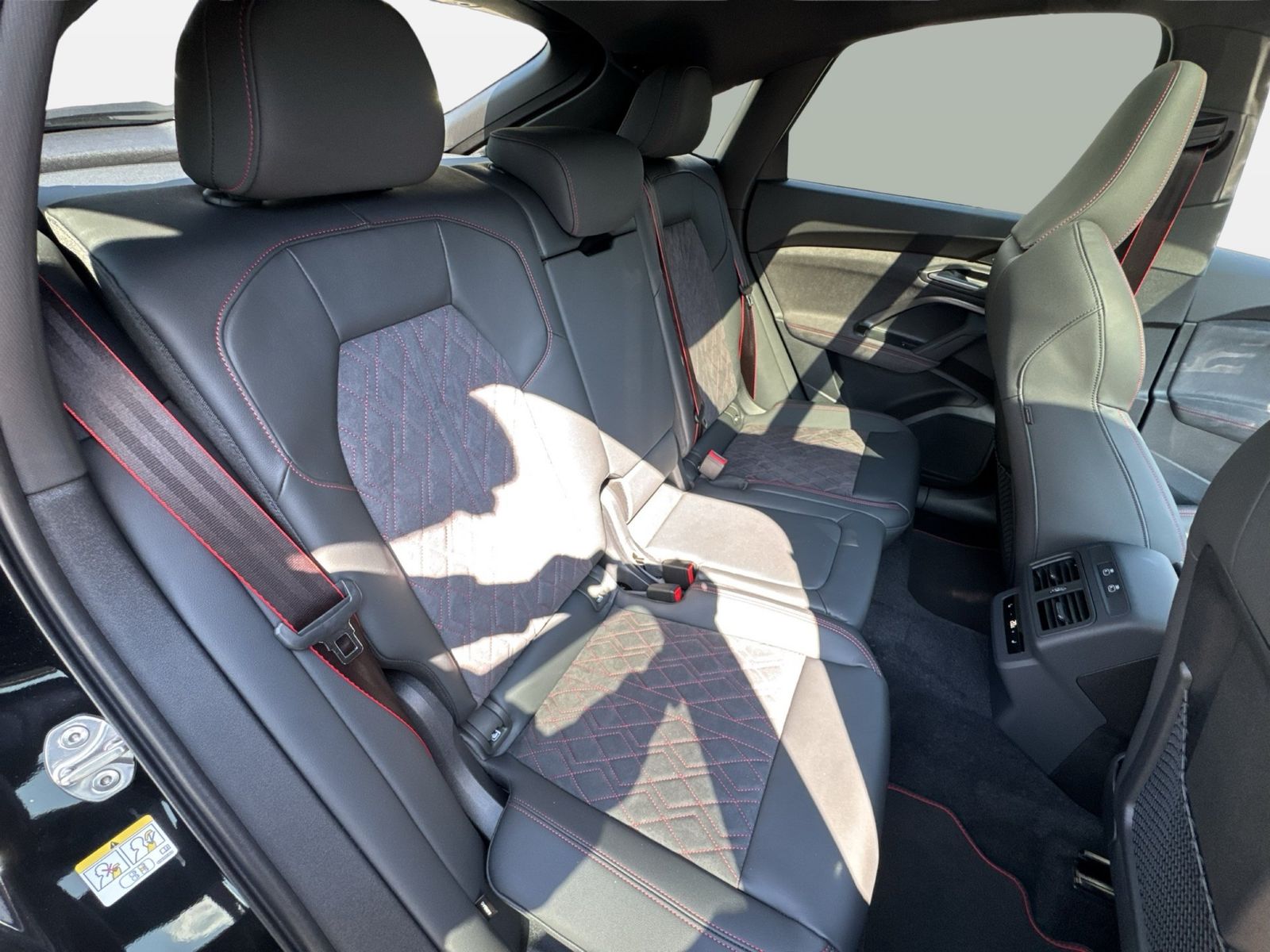 Fahrzeug autohaus mense Fahrzeugabbildung Audi Q5 Sportback e-hybrid 270kW edition one|AHK|