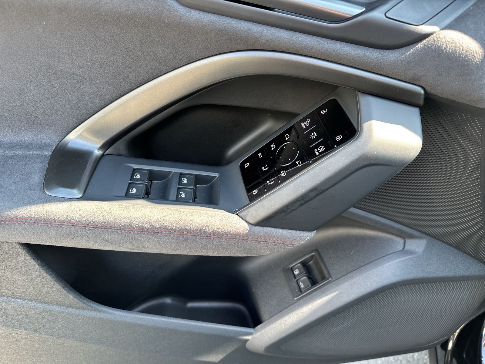 Fahrzeug autohaus mense Fahrzeugabbildung Audi Q5 Sportback e-hybrid 270kW edition one|AHK|