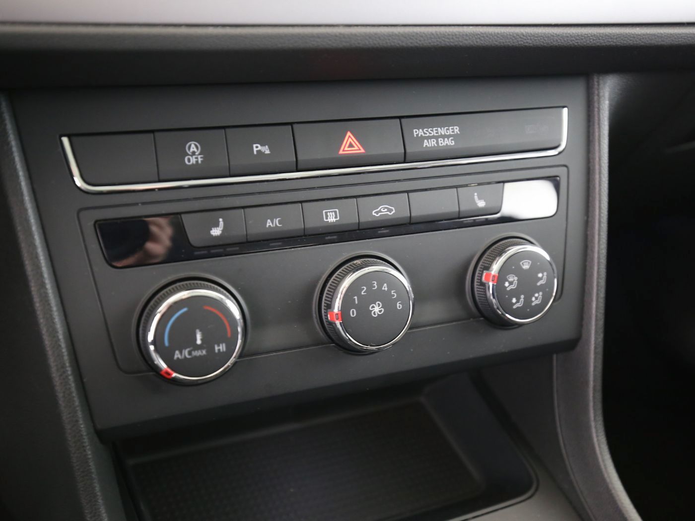 Fahrzeug autohaus mense Fahrzeugabbildung SEAT Leon 1.4 TSI Style SD|LED|Navi|DynLicht|Facelift