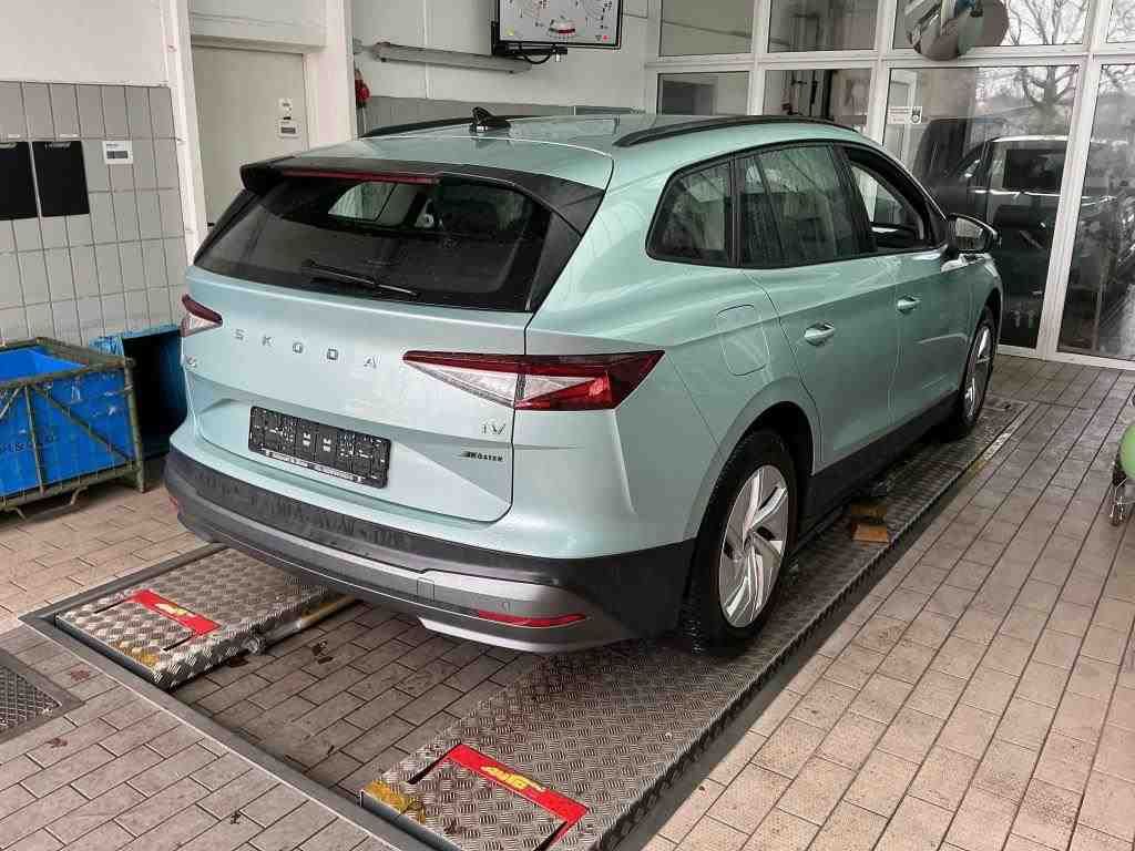 Fahrzeugabbildung SKODA Enyaq 50 Loft LED|Navi|VirtualCP|Akustikglas|PDC