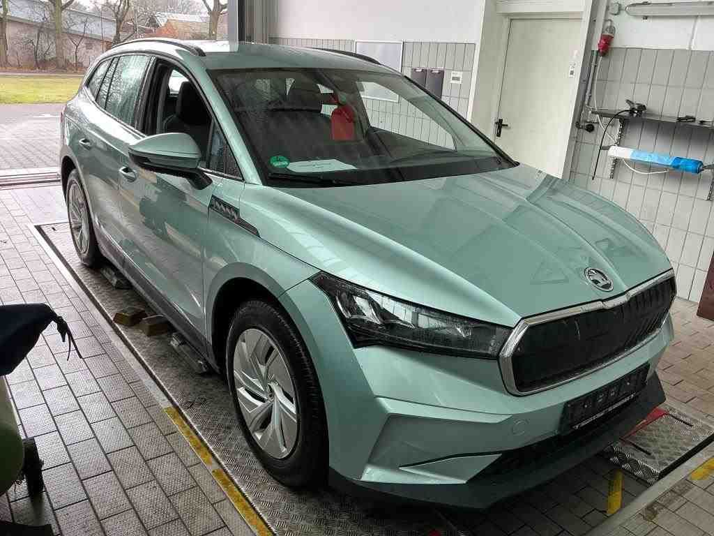 Fahrzeugabbildung SKODA Enyaq 50 Loft LED|Navi|VirtualCP|Akustikglas|PDC