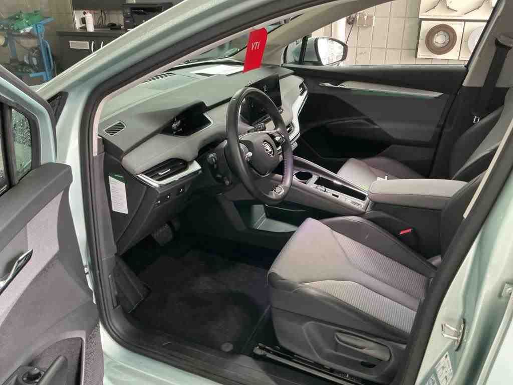 Fahrzeugabbildung SKODA Enyaq 50 Loft LED|Navi|VirtualCP|Akustikglas|PDC