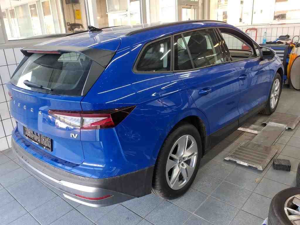 Fahrzeugabbildung SKODA Enyaq 50 Loft LED|VirtualCP|KlimaA|LaneAss|PDC
