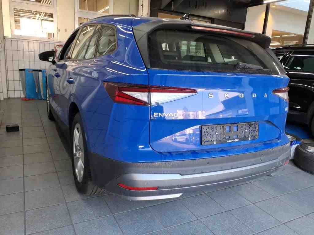 Fahrzeugabbildung SKODA Enyaq 50 Loft LED|VirtualCP|KlimaA|LaneAss|PDC