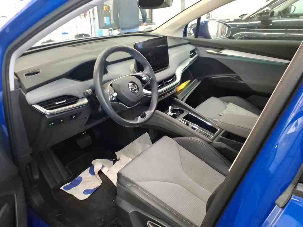 Fahrzeugabbildung SKODA Enyaq 50 Loft LED|VirtualCP|KlimaA|LaneAss|PDC