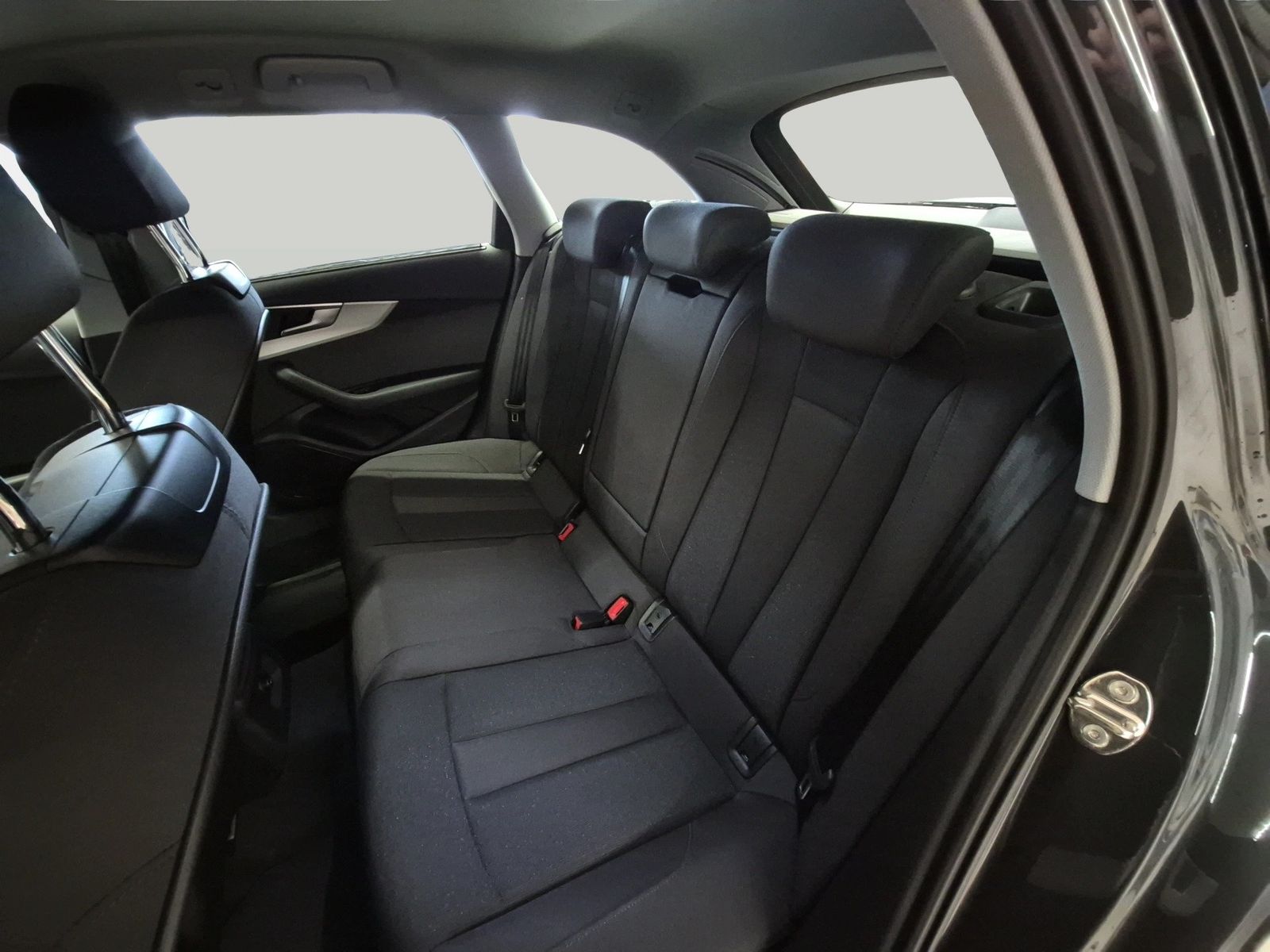 Fahrzeug autohaus mense Fahrzeugabbildung Audi A4 Avant 40 TDI S tronic Matrix|AHK|LED|Navi|PDC