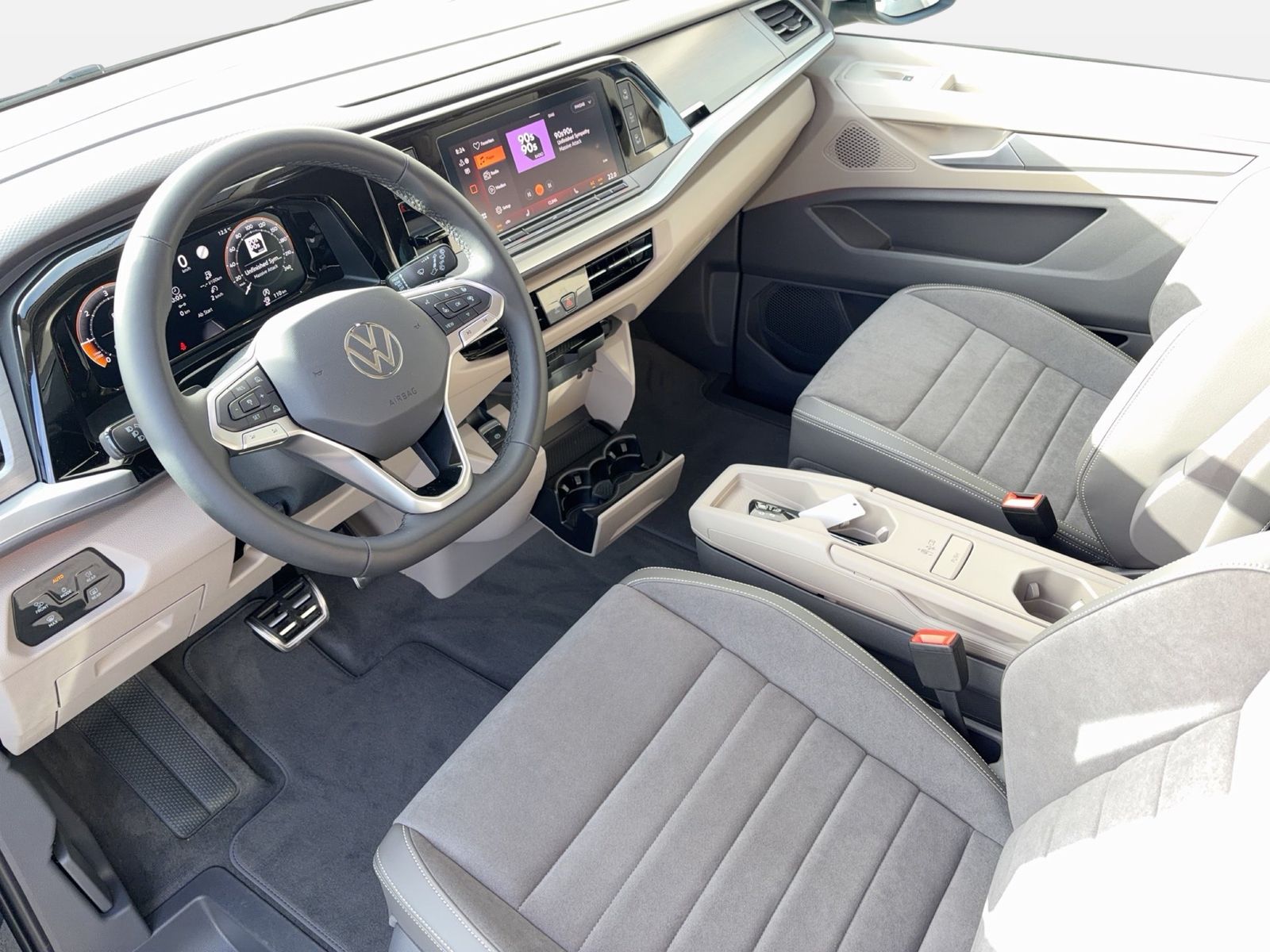 Fahrzeugabbildung Volkswagen Multivan 2.0 TDI lang Life IQ.Light|Matrix|AHK