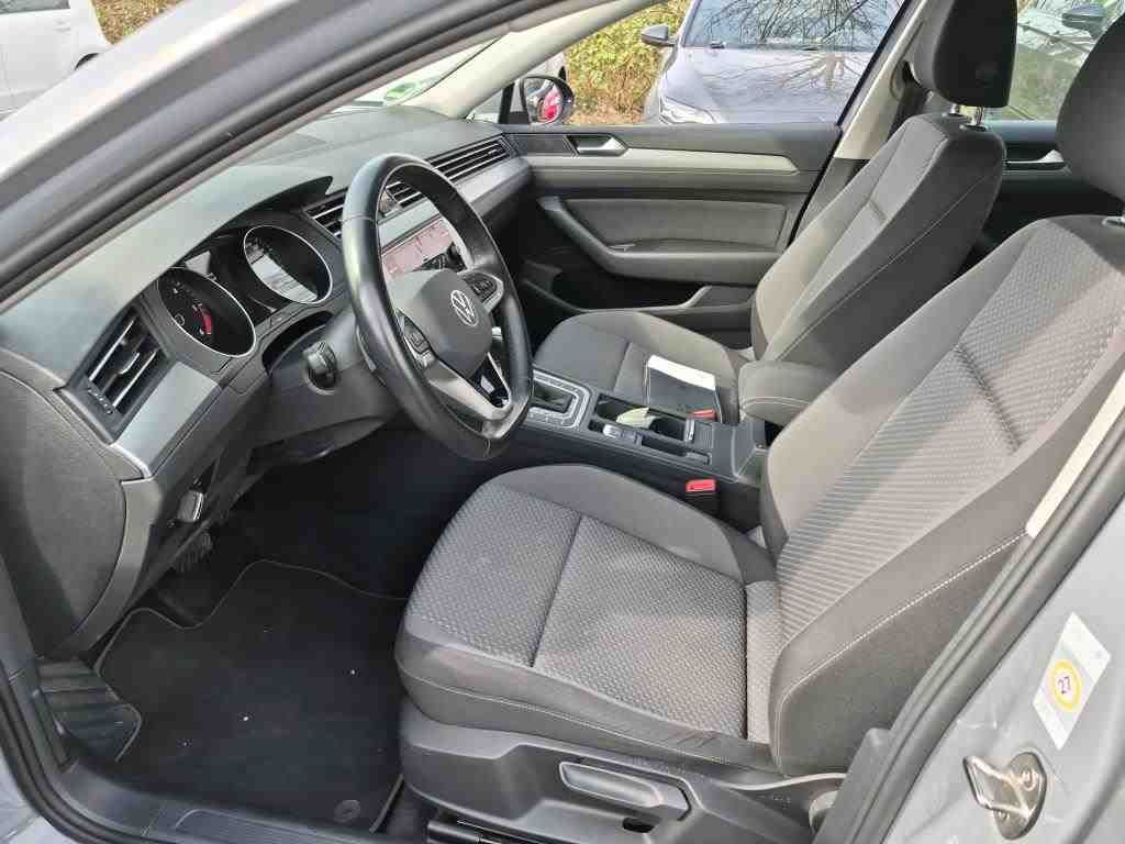 Fahrzeugabbildung Volkswagen Passat Variant 2.0 TDI DSG CarPlay|ACC|LED|Navi