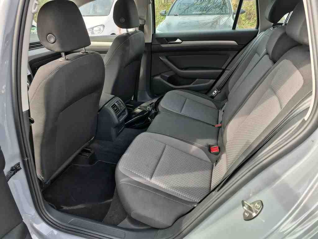 Fahrzeugabbildung Volkswagen Passat Variant 2.0 TDI DSG CarPlay|ACC|LED|Navi