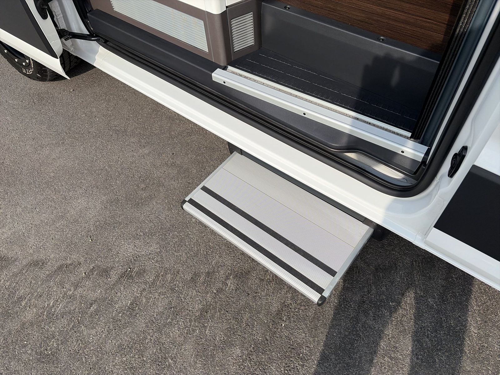 Fahrzeug autohaus mense Fahrzeugabbildung Volkswagen Grand California 2.0 TDI 600 FWD AHK|SD