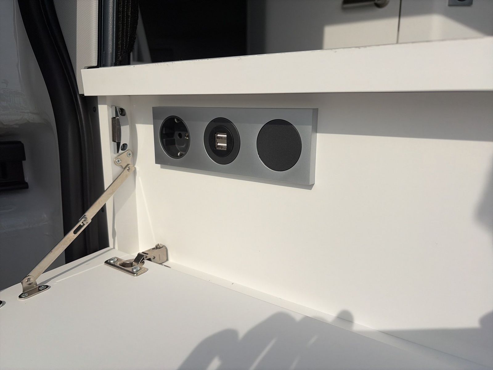 Fahrzeug autohaus mense Fahrzeugabbildung Volkswagen Grand California 2.0 TDI 600 FWD AHK|SD