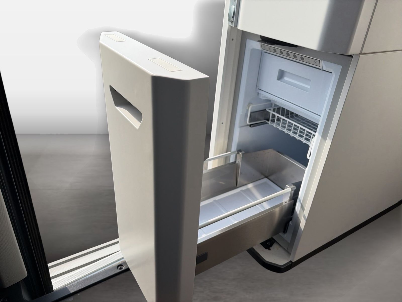 Fahrzeug autohaus mense Fahrzeugabbildung Volkswagen Grand California 2.0 TDI 600 FWD AHK|SD