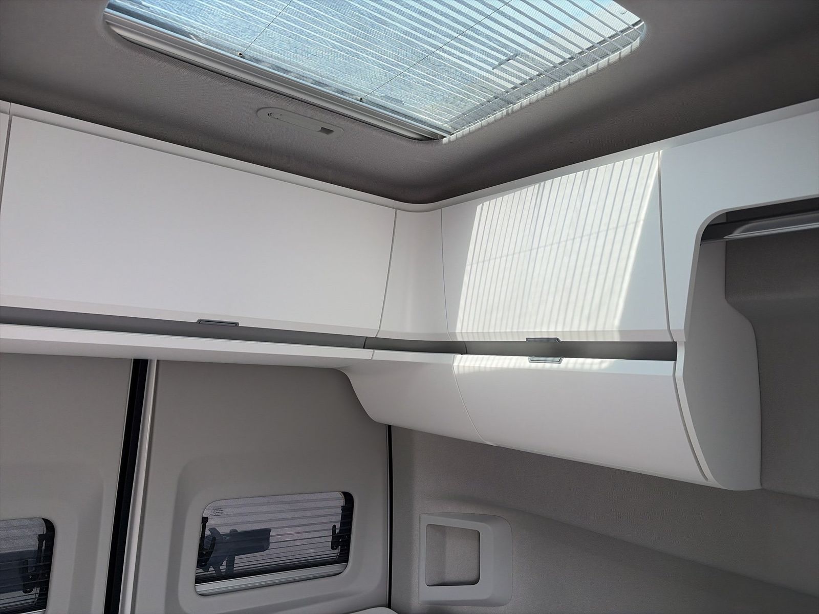 Fahrzeug autohaus mense Fahrzeugabbildung Volkswagen Grand California 2.0 TDI 600 FWD AHK|SD