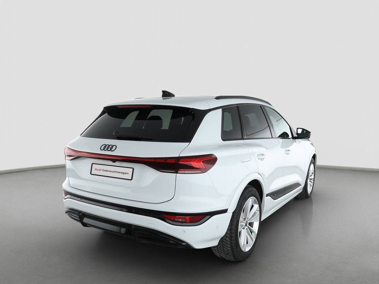 Fahrzeugabbildung Audi Q6 e-tron performance S-Line AHK|HUD|Pano|4xSHZG