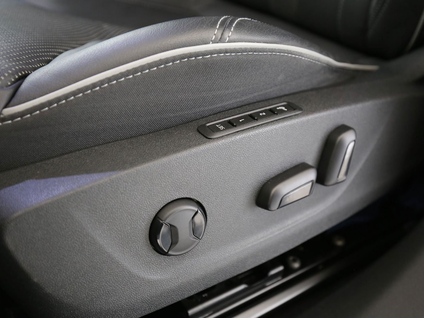 Fahrzeugabbildung SKODA Enyaq Coupé RS Suite Matrix|AHK|HUD|Pano|SD|ACC