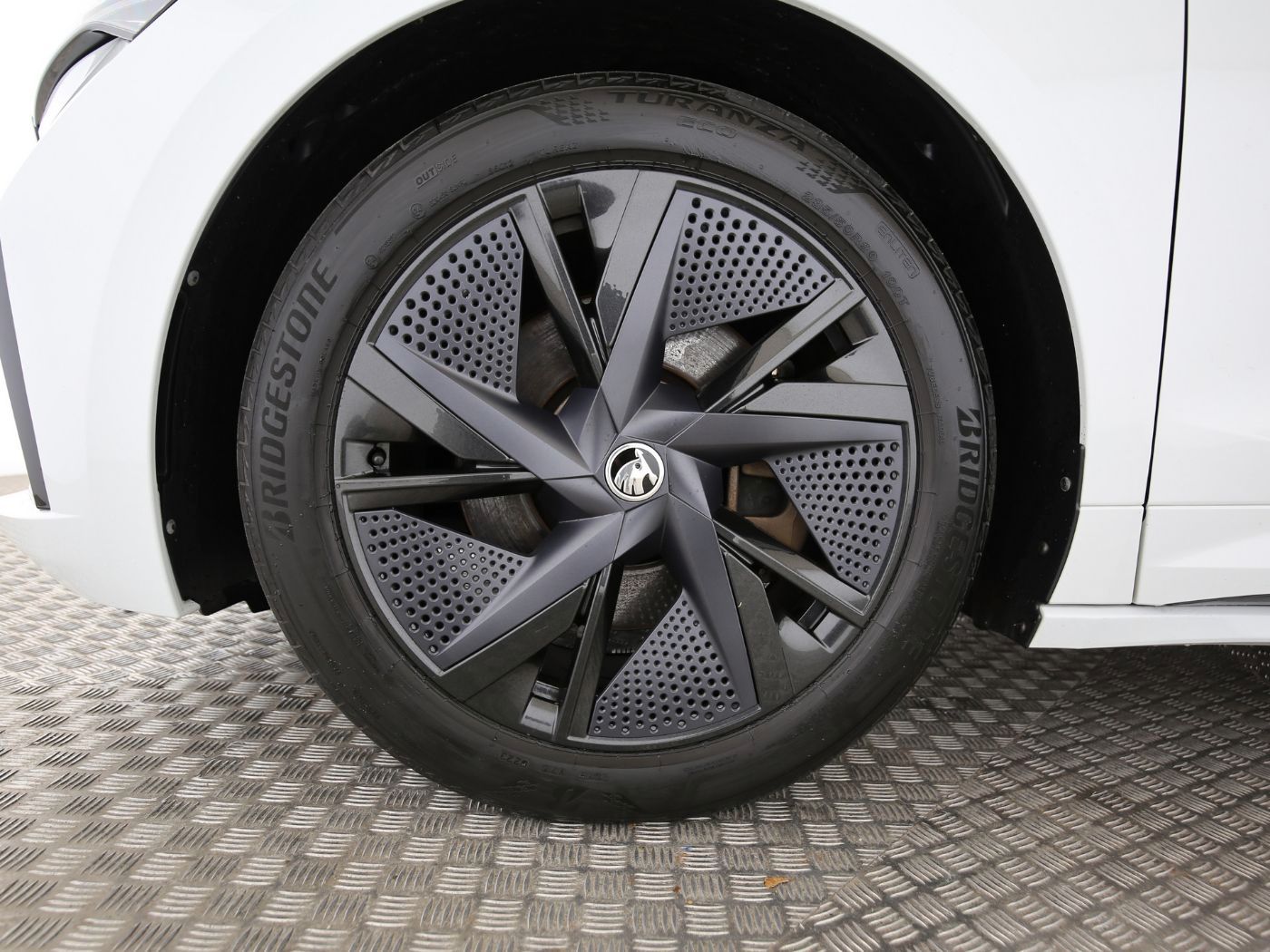 Fahrzeugabbildung SKODA Enyaq Coupé RS Suite Matrix|AHK|HUD|Pano|SD|ACC