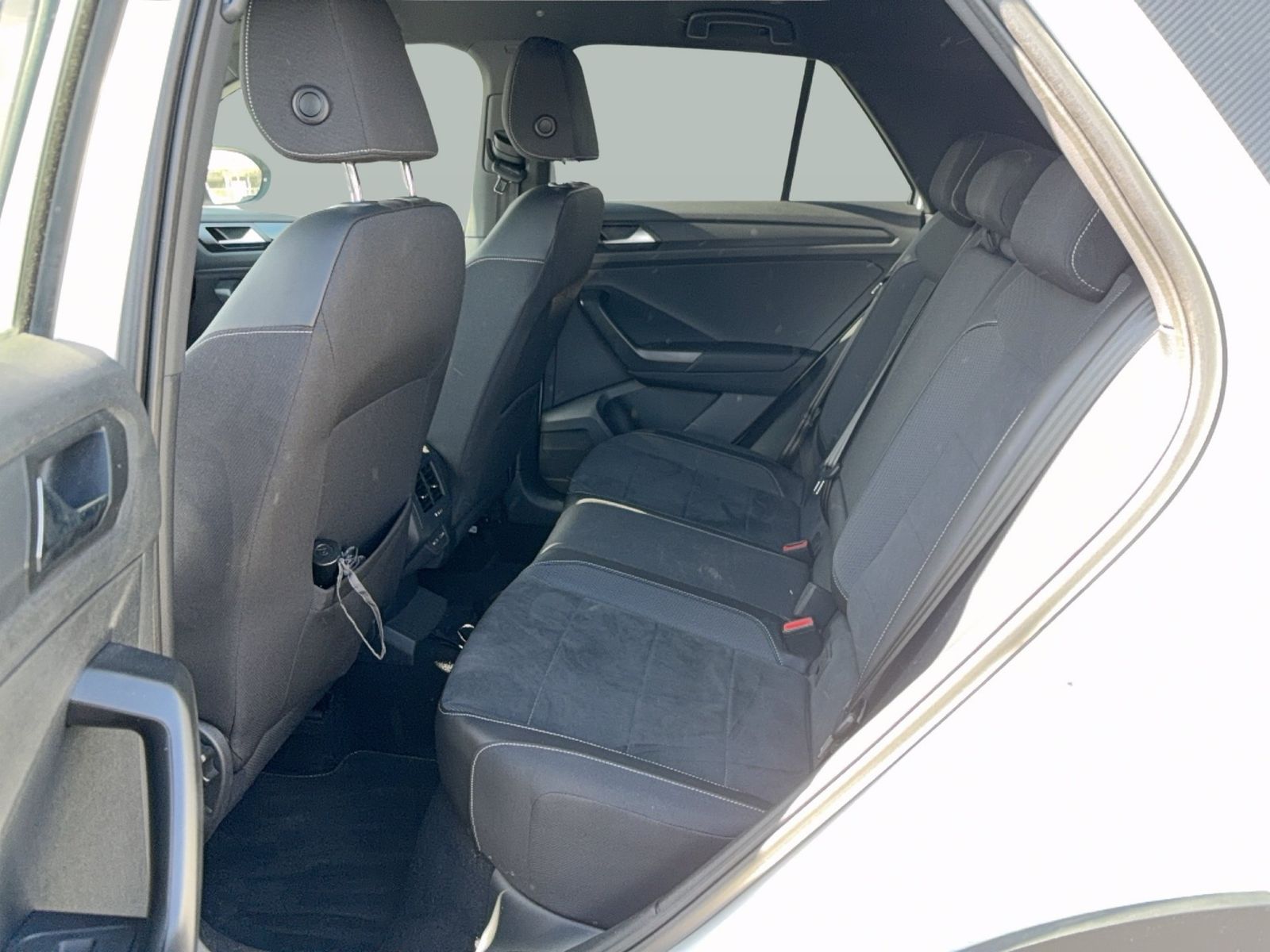 Fahrzeugabbildung Volkswagen T-Roc 1.5 TSI DSG R-Line IQ.Light|Matrix|CarPlay