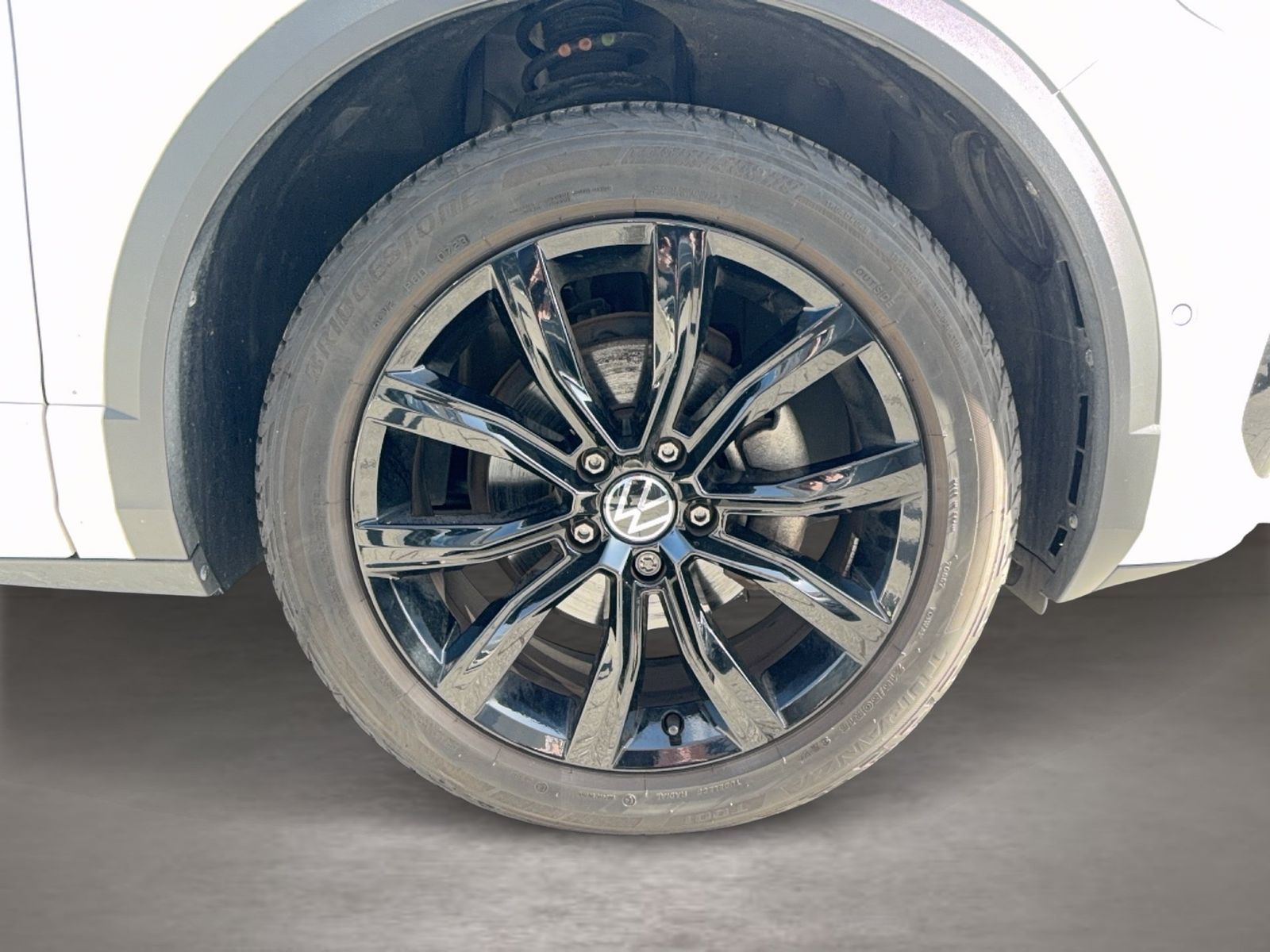 Fahrzeugabbildung Volkswagen T-Roc 1.5 TSI DSG R-Line IQ.Light|Matrix|CarPlay