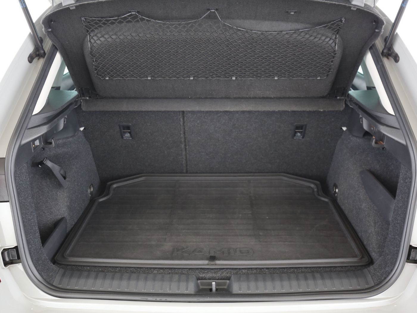 Fahrzeugabbildung SKODA Kamiq 1.0 TSI Clever AHK|LED|Kamera|KlimaA|PDC