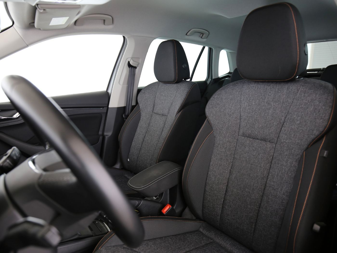 Fahrzeugabbildung SKODA Kamiq 1.0 TSI Clever AHK|LED|Kamera|KlimaA|PDC