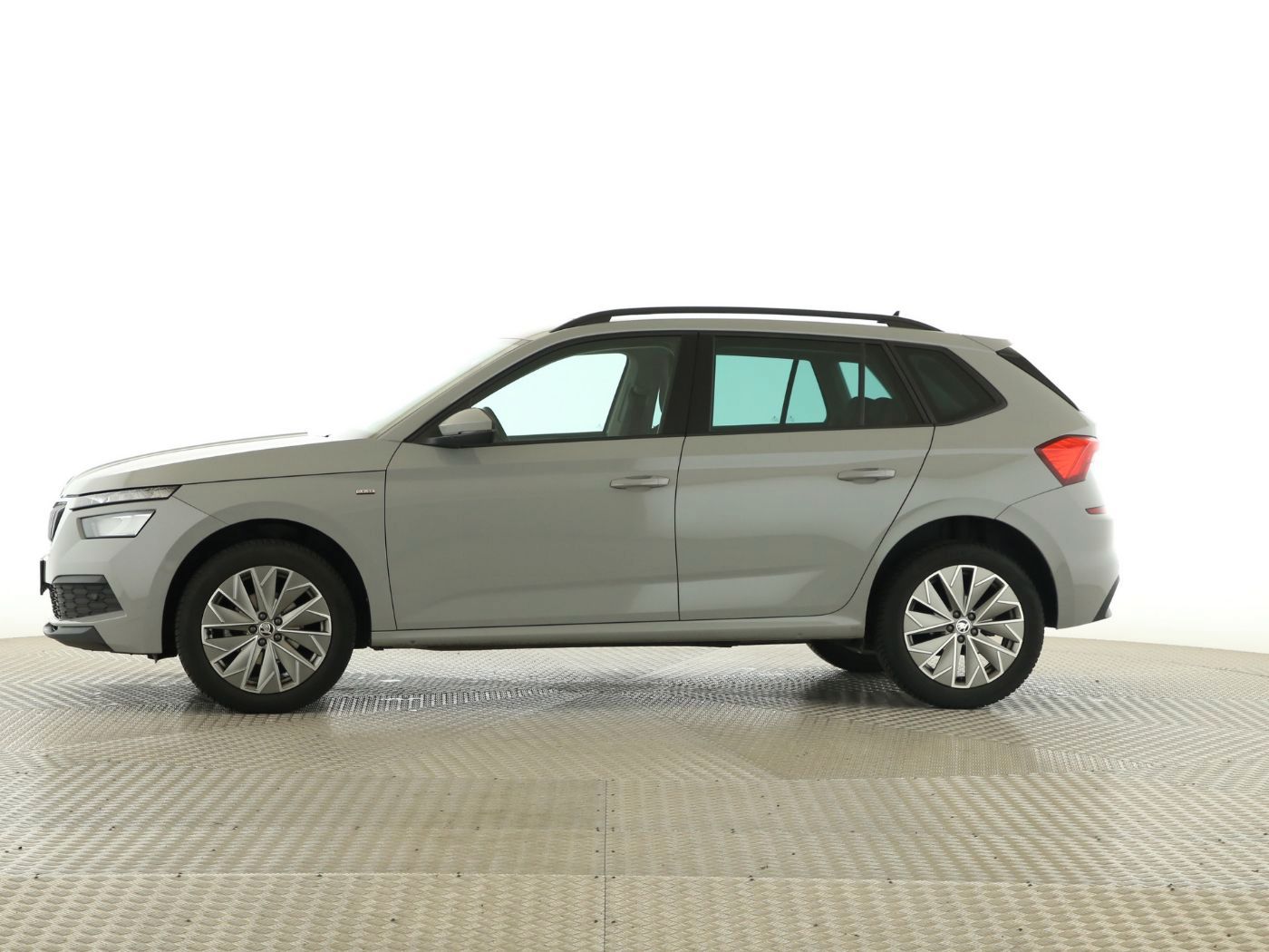 Fahrzeugabbildung SKODA Kamiq 1.0 TSI Clever AHK|LED|Kamera|KlimaA|PDC