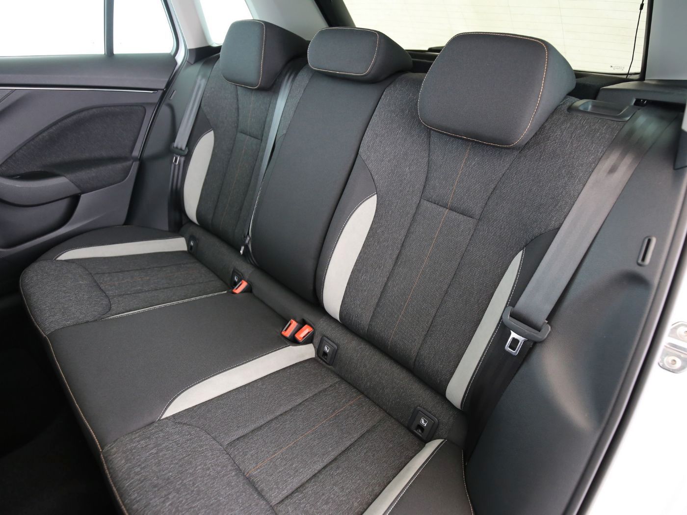 Fahrzeugabbildung SKODA Kamiq 1.0 TSI Style LED|Alcant.|KlimaA|LaneAss