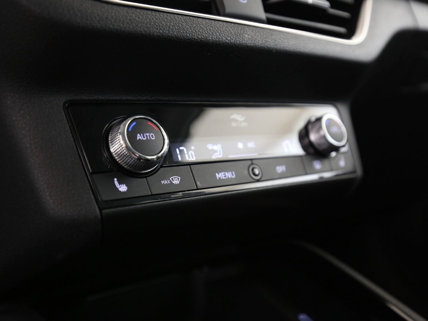 Fahrzeugabbildung SKODA Kamiq 1.0 TSI Style LED|Alcant.|KlimaA|LaneAss