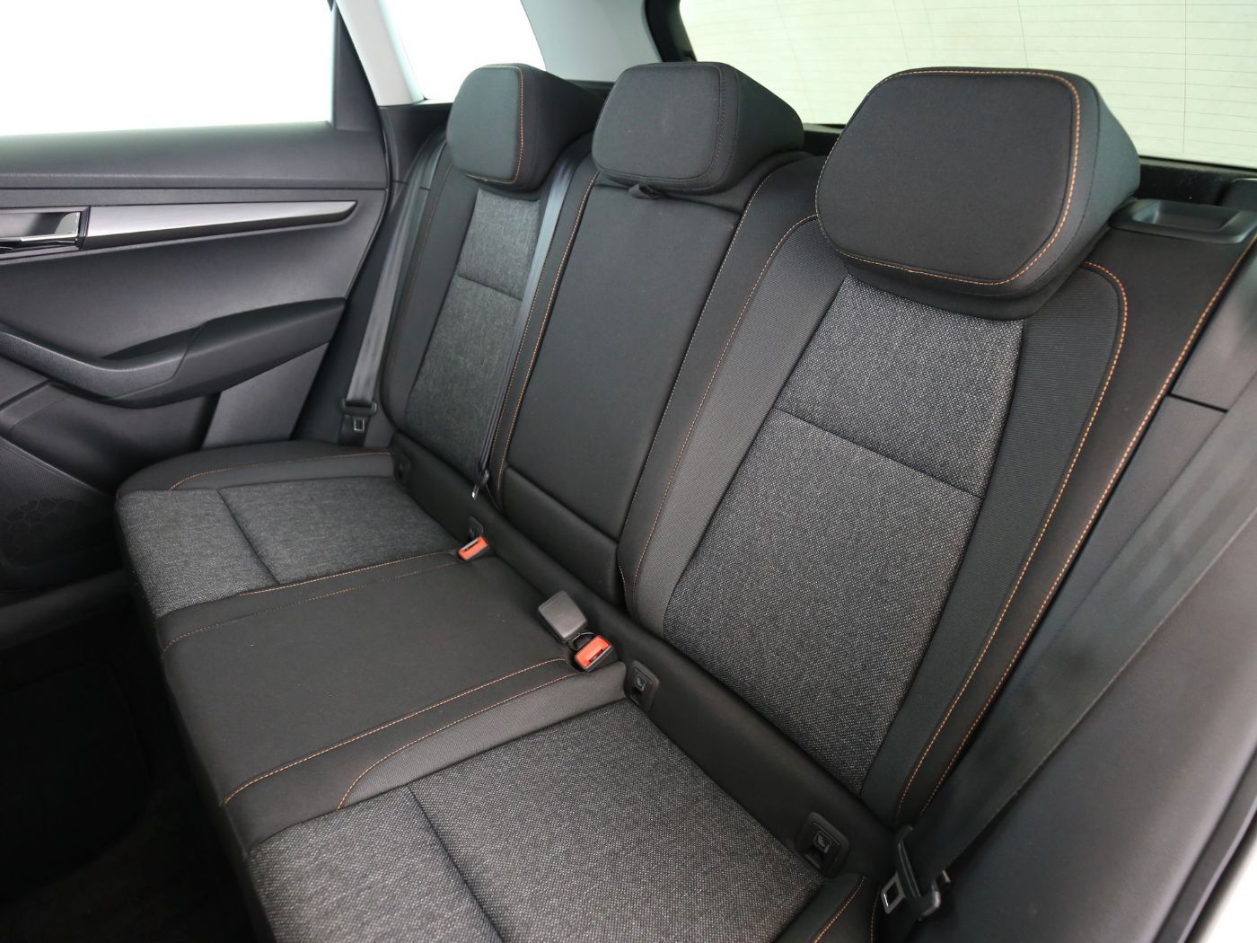 Fahrzeugabbildung SKODA Karoq 1.5 TSI ACT Clever 4xSHZG|ACC|LED|Navi|PDC