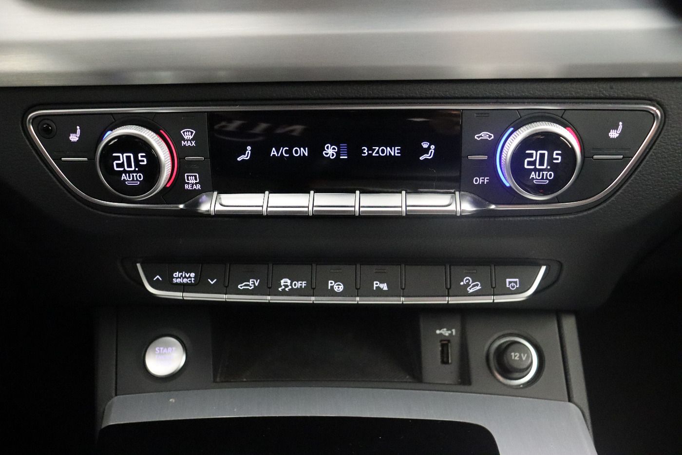 Fahrzeugabbildung Audi Q5 55 TFSIe quattro S tronic S line AHK|Luft|LED