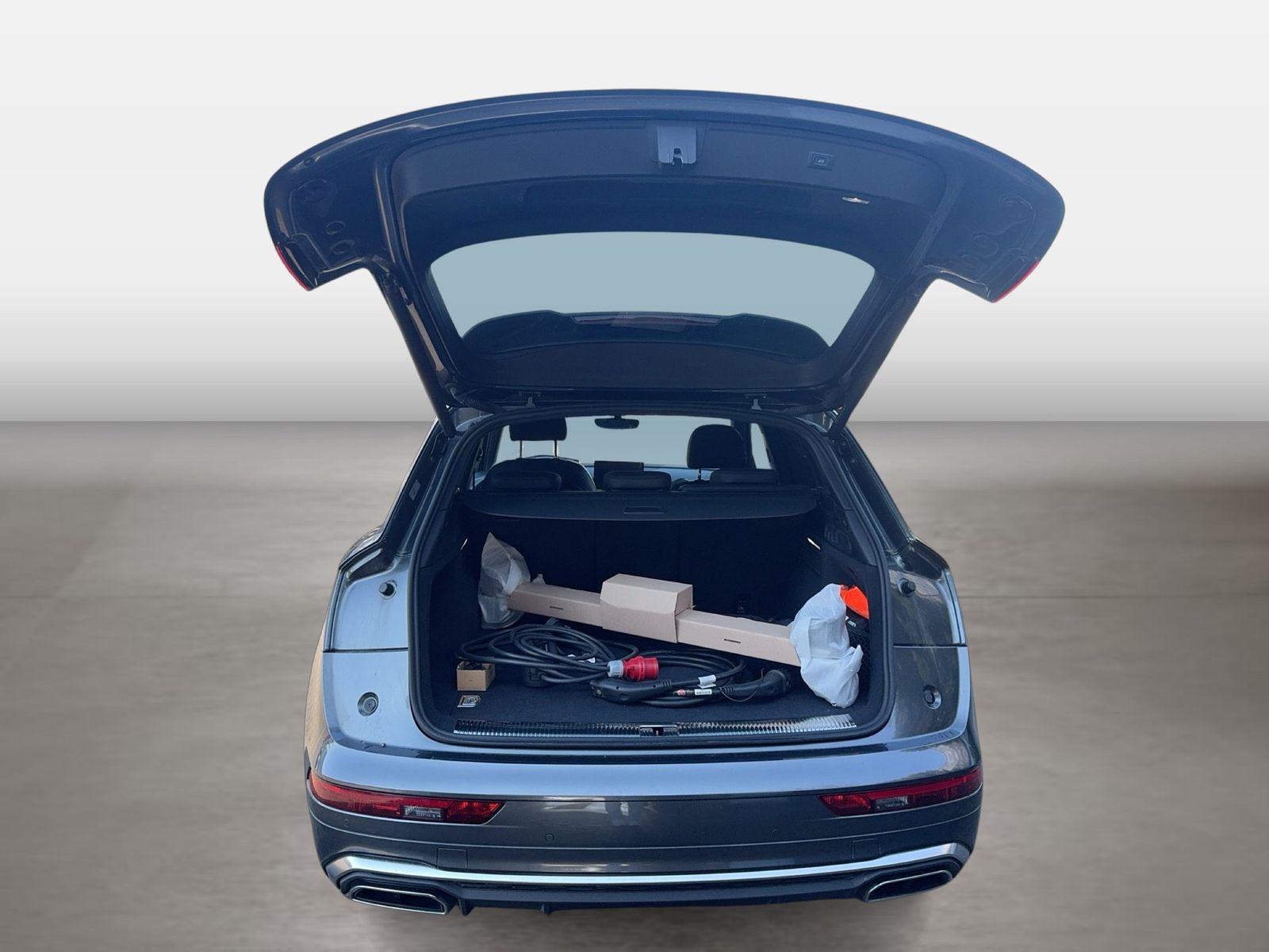 Fahrzeugabbildung Audi Q5 50 TFSI e quattro S tronic S line Matrix|AHK