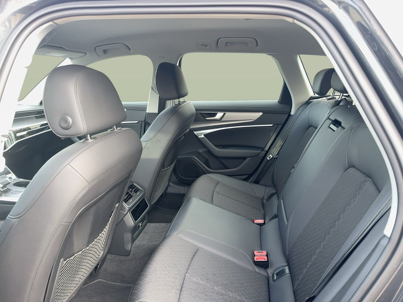 Fahrzeugabbildung Audi A6 Avant 50 TFSIe Quattro S tronic Design AHK|LM